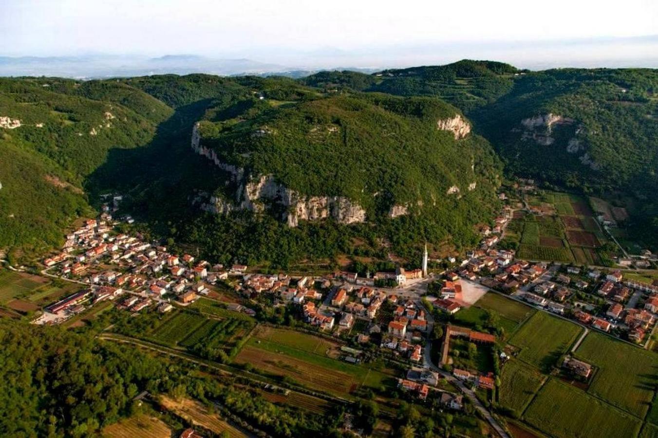 Bed and Breakfast Brojo Hill Longare Экстерьер фото